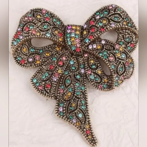Glamorous Rhinestone Encrusted Brooch - Picture 2 of 4